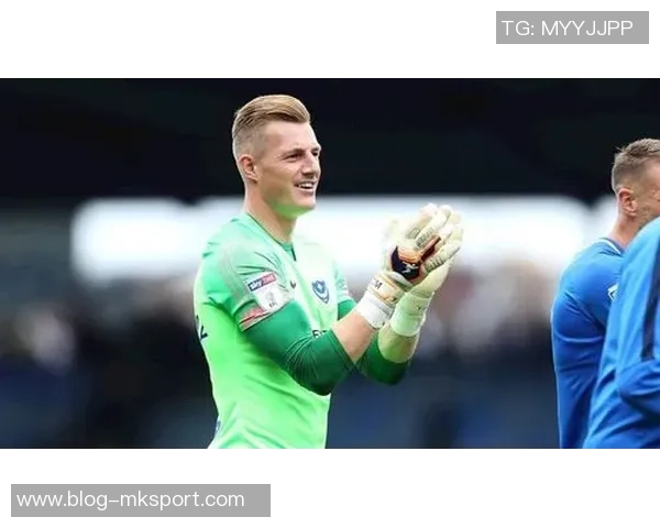 伯顿与布拉德福的激烈对决谁能在赛场上笑到最后